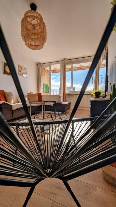 Apartment Ideal Sea View, Near Calanques &velodrome -parking Marseille