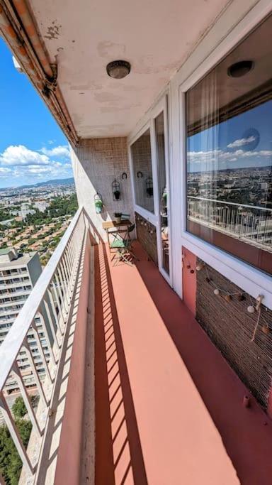 Ideal Sea View, Near Calanques &velodrome -parking Apartment Marseille